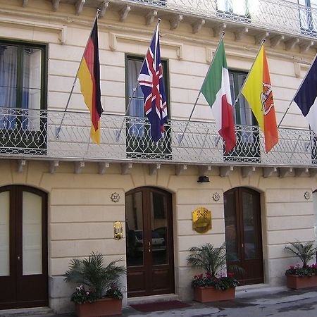 Hotel Residence Le Chiavi Di San Francesco Trapani Dış mekan fotoğraf