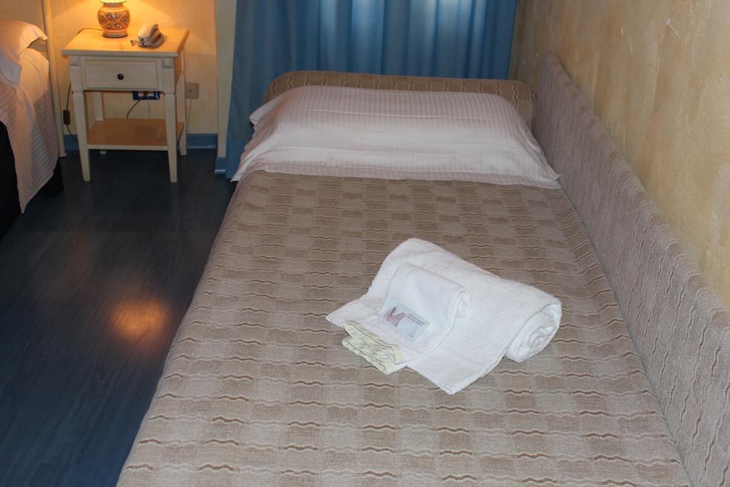 Hotel Residence Le Chiavi Di San Francesco Trapani Oda fotoğraf