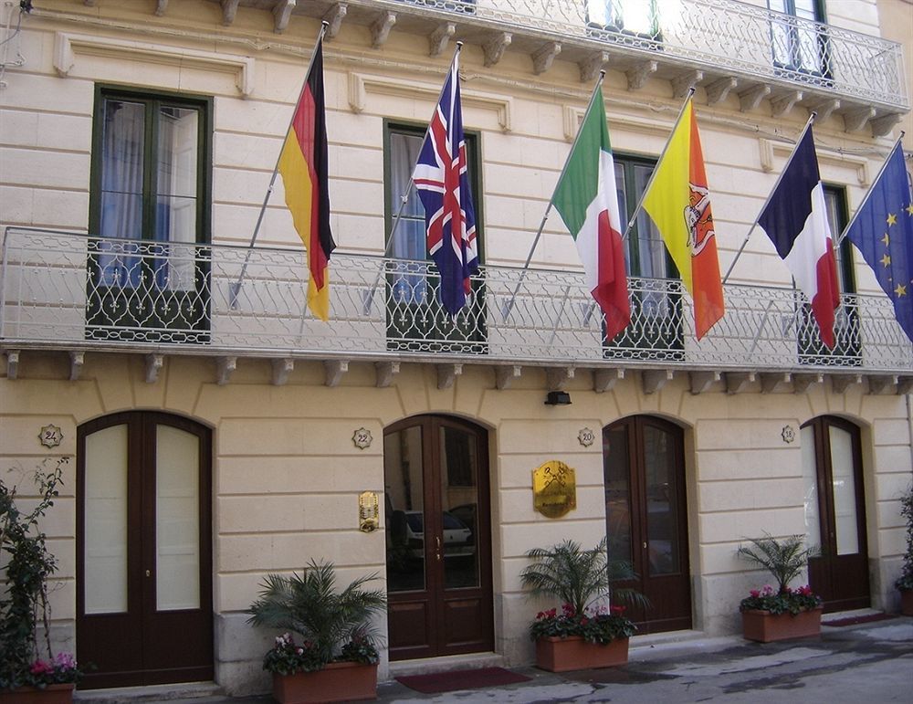 Hotel Residence Le Chiavi Di San Francesco Trapani Dış mekan fotoğraf